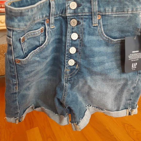 NWT Gap curvy women's shorts - Picture 2 of 3
